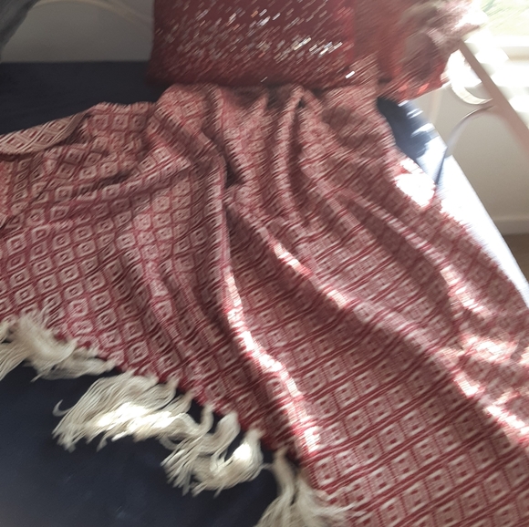 Allen + Roth Christmas Pillow & Throw Bund… - Picture 4 of 8